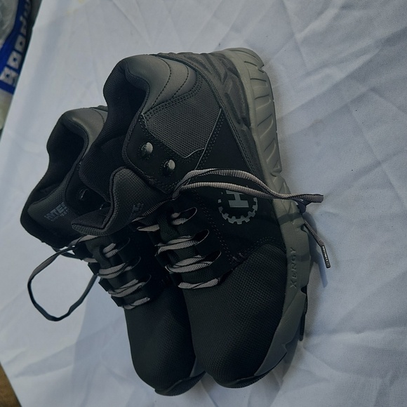 Hytest Steal Toe Shoes - Picture 1 of 7